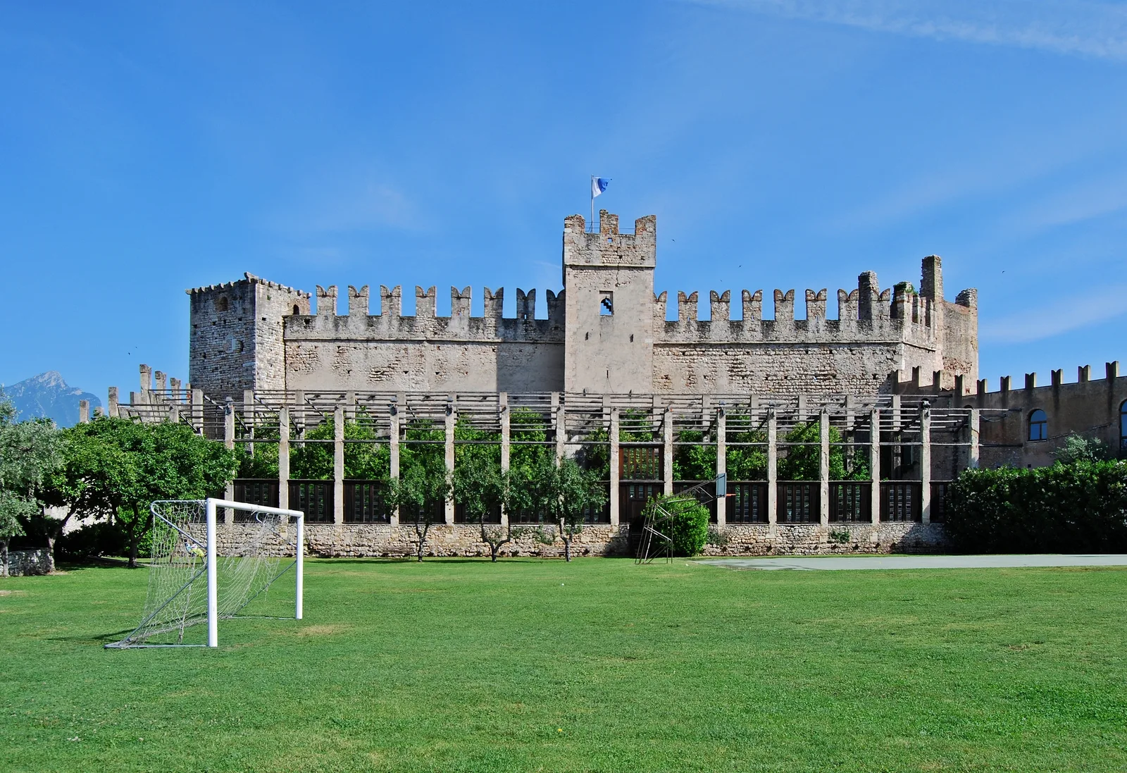 Castello Scaligero en haven van Torri del Benaco